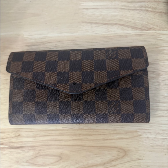 Checkered Wallet - Picture 1 of 9